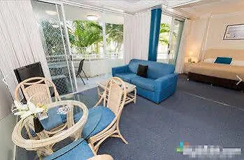 Aparthotel Santa Anne By The Sea Gold Coast
